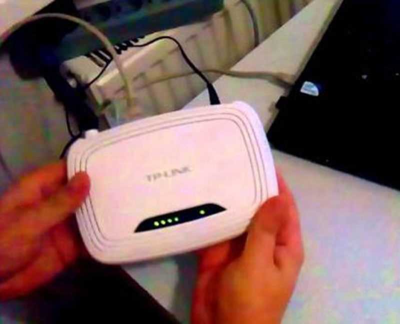 Роутер не раздает интернет по Wi-Fi. Что делать?